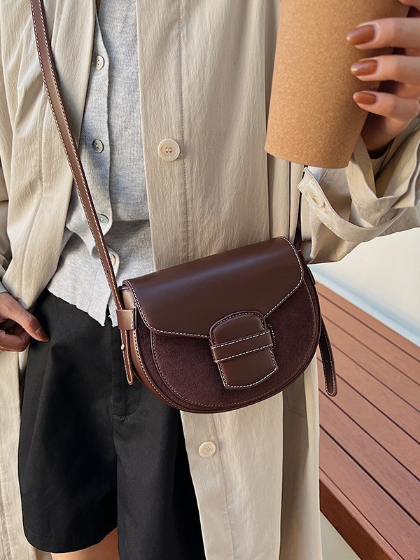 Bolsa de silla retro para mujeres 2025 nueva moda transfronteriza bolso de hombro de alta calidad lujoso ligero versátil bolso de mochila