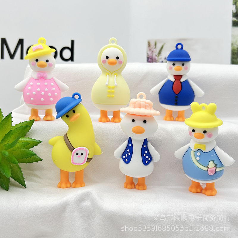 Cartoon Travel Duck Keychain Pendant Skew Head Duck Keychain Backpack Duck Keychain Pendant Little Yellow Duck Doll
