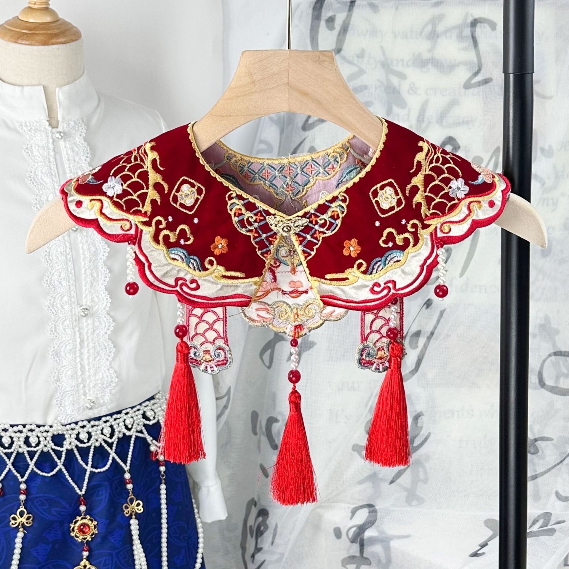 Nueva ropa china para niños, set de Año Nuevo rojo con falda de cuello falso con chal antiguo image 1
