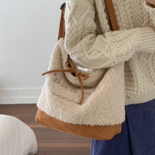 韩版双面水桶包大容量休闲托特包包女秋冬毛绒包上课学生通勤包