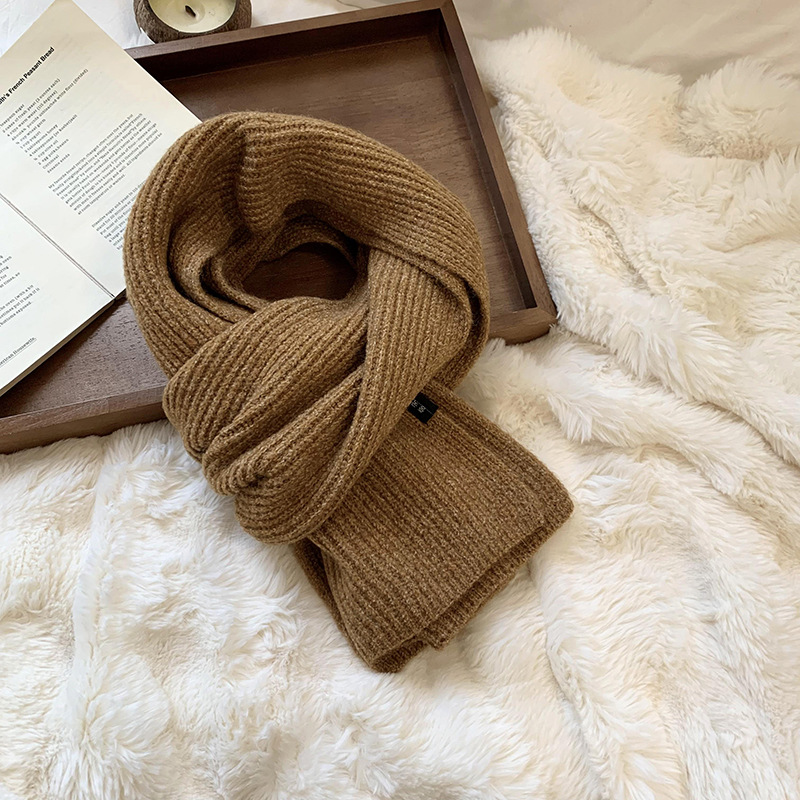 Collar de invierno caliente 2025 nuevo color sólido caliente lana suave pegajosa bufandas de punto al por mayor