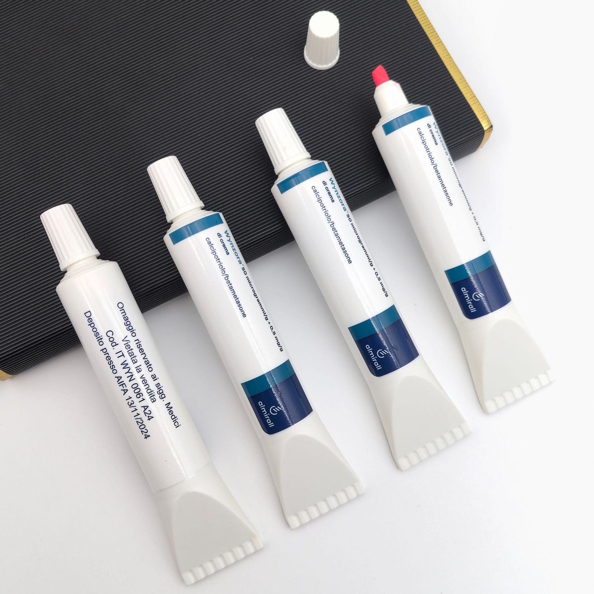 Promoción médica transfronteriza Pluma de modelado de pasta de dientes Material plástico Bolígrafo publicitario de transferencia de calor Promoción de regalos Pluma resaltador de pasta de dientes