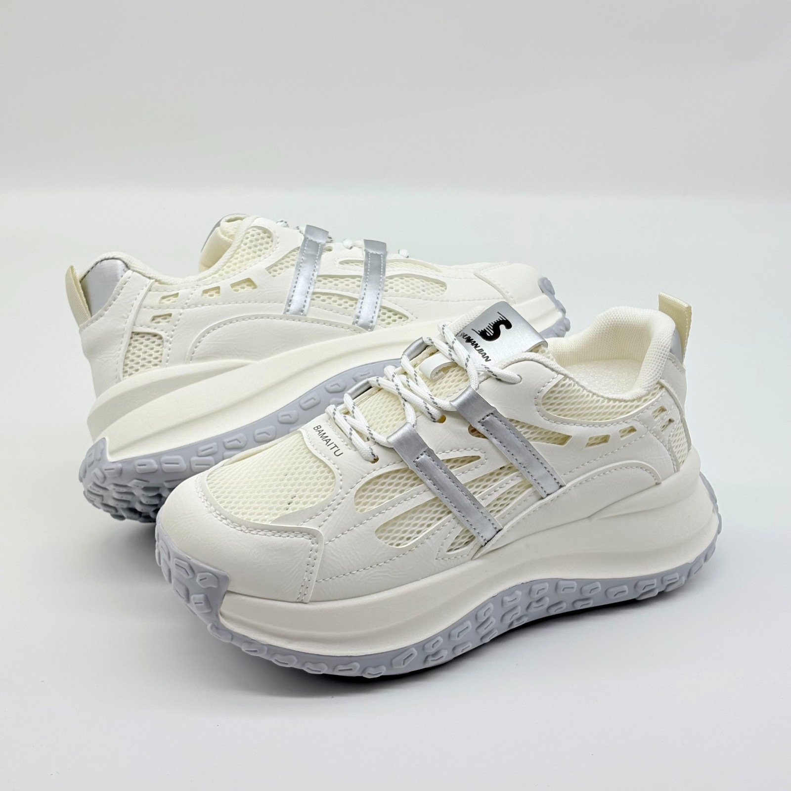 Zapatos de mujer 2026 primavera y verano nuevos zapatos de suela gruesa zapatos deportivos casuales transpirables de malla de mujer zapatos Gump