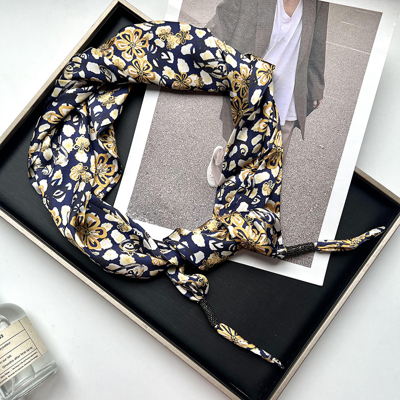 Fondo Verde tibetano de flores amarillas