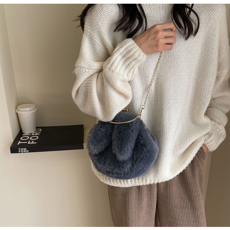 Borsa a tracolla in peluche da donna 2023, nuova borsa a tracolla con catena da principessa, versatile e carina, borsa con orecchie da coniglio per studenti_voghion.com