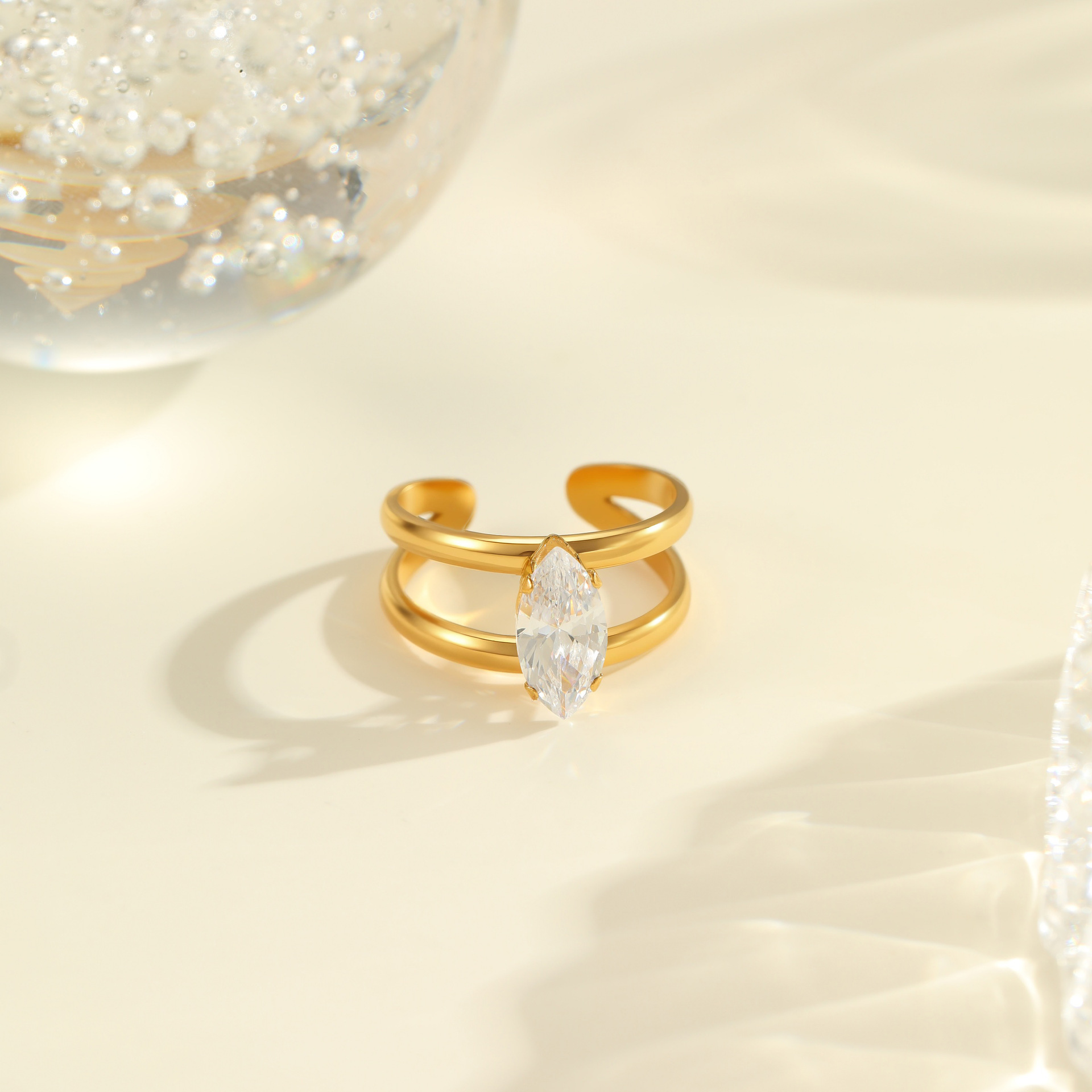 Zweifarbige, stapelbare, zarte Ringe, trendiges Set aus verschiedenen Metallen zum Kombinieren, minimalistische, dünne Gold- und Silberringe, gravierte Initialen und Sternsymbole, 3-5 Stück zum Stapeln, Mode_voghion.com