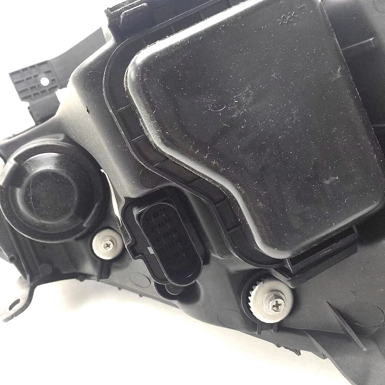 Applicable to Chery Fengyun 2 sedan/hatchback electric headlight Fengyun 2 old headlight Fengyun 2 headlight assembly