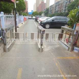 �������^��ײС�[�l�ӌ�ͨ�������T��Ę�y���T��һ�w�CС�^�l�T