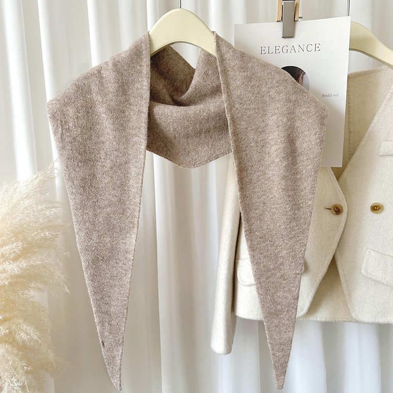 Corea Del Sur Dongdaemun nuevo color puro de punto triángulo bufanda mujeres Otoño e Invierno versátil cálido cuello decorativo bufanda chal