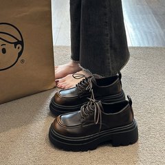 英倫風の小さい靴の女性2025春の新型の復古の日本の厚い底の高くなるひものひもの楽福の靴