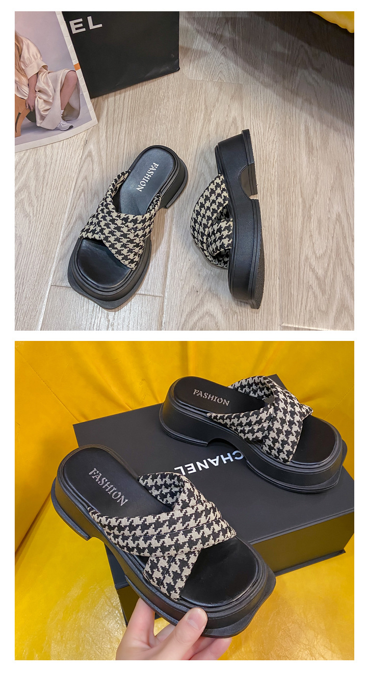 Matsuke Cross Hausschuhe für Damen Sommer Oberbekleidung 2024 Neue Qianniao karierte dicke Sohle Strandschuhe_voghion.com