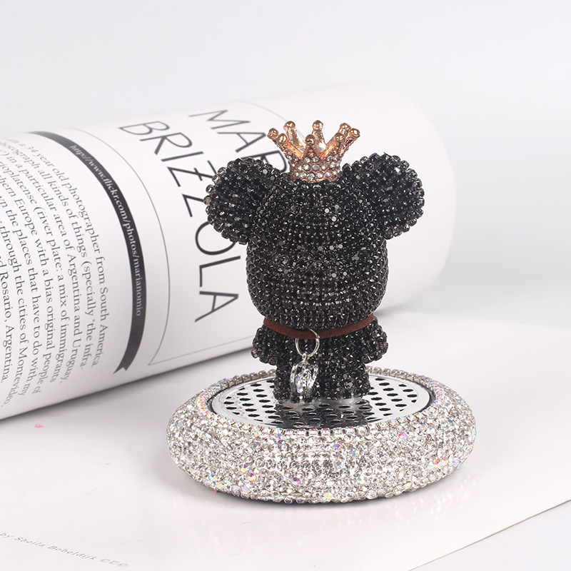 Accesorios para automóviles Adornos de aromaterapia Oso violento Muñeca linda Perfume para automóvil Aromaterapia Dibujos animados creativos Decoración de automóvil Mujer