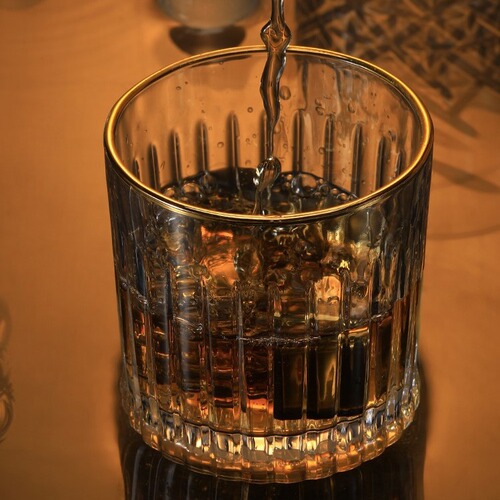 Light luxury gold edge vertical strip large whiskey lead-free glass cup home red wine and strong beer glass water cup set