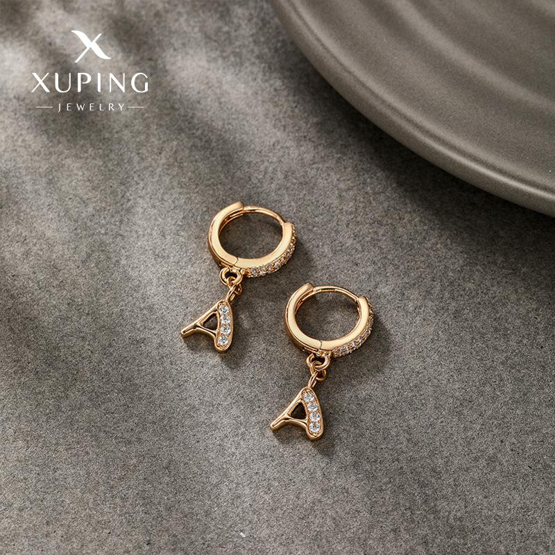 Xuping aleación de cobre galvanizado 18k estilo ruso nicho temperamento letras pendientes de moda retro pendientes de mujer