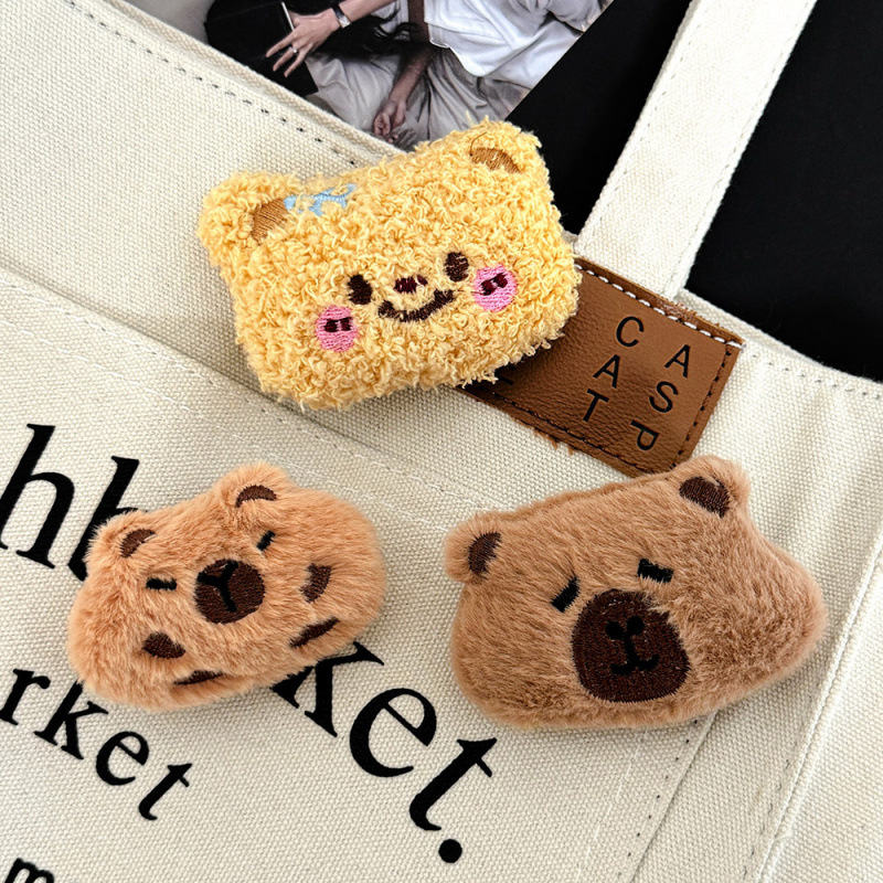 Capibala broche de peluche en línea lindo bolso ropa decoración pin DIY muñeca del delfín colgante muñeca