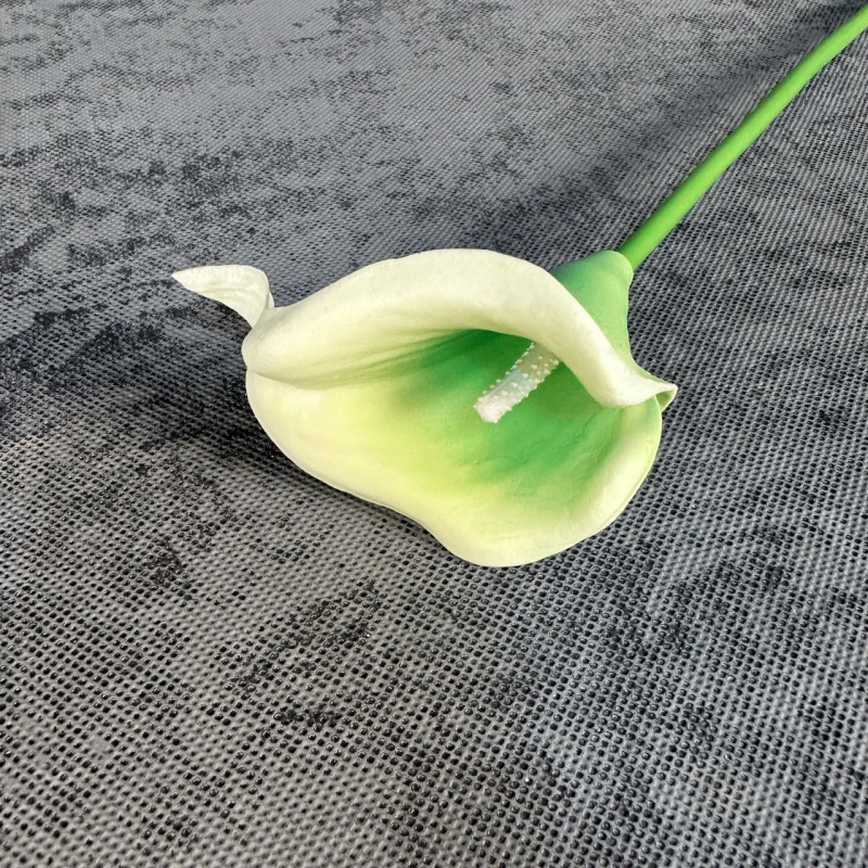 Flor artificial pu mini Calla Lily boda fotografía decoración del hogar mano-sensación flor falsa flor transfronteriza fábrica al por mayor