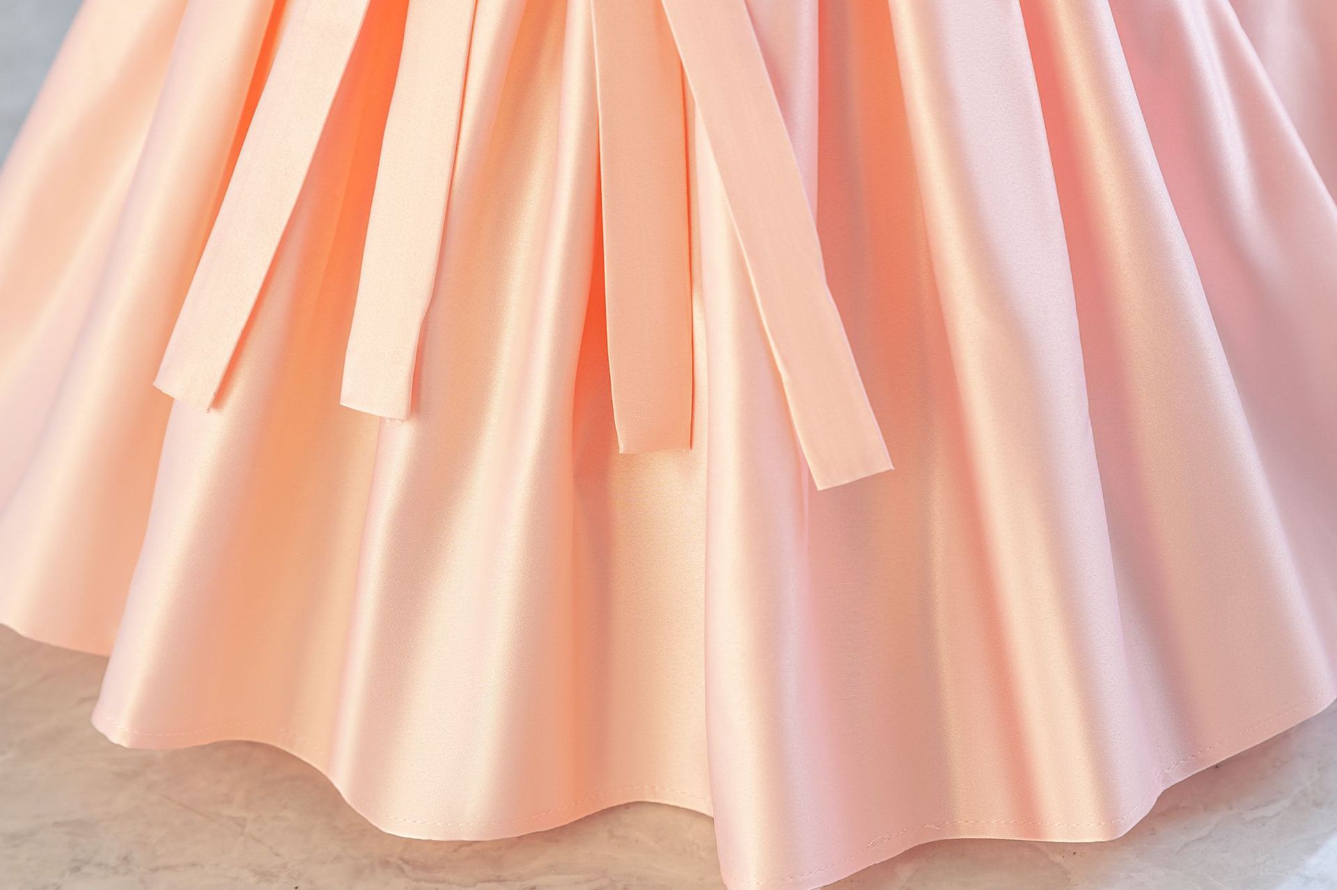 Robe d'anniversaire pour enfant Robe d'anniversaire pour enfant Robe de princesse de première année à rayures en satin avec nœud_voghion.com