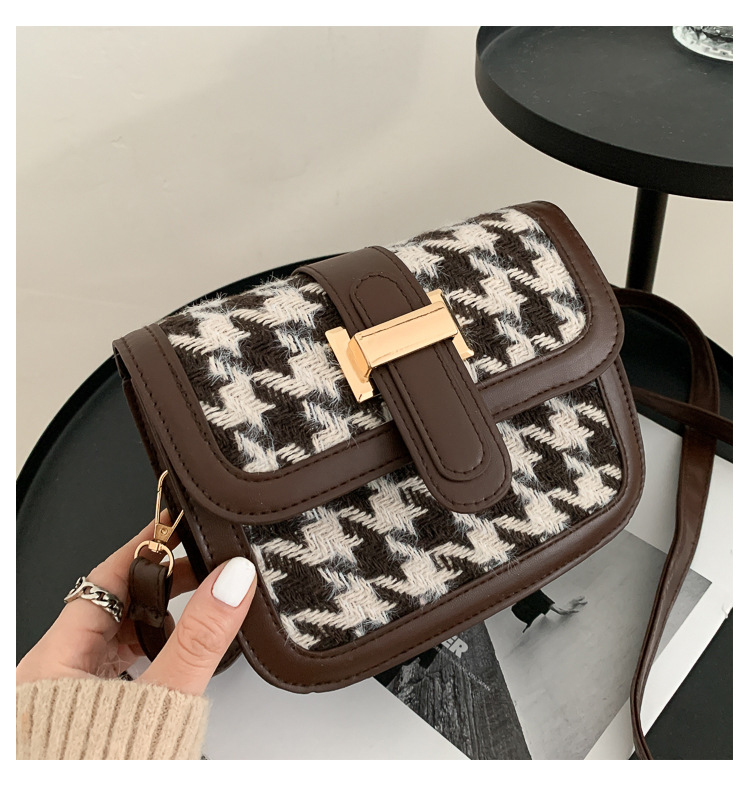 Fashion One-shoulder Messenger Small Square Bag display picture 7