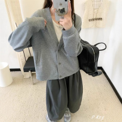 009 慵懒风纯色开衫系扣卫衣女秋季新款大V领宽松休闲女式外套潮