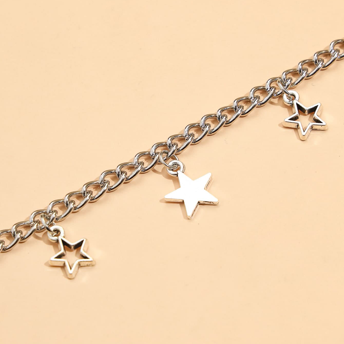 Simple Alloy Hollow Five-pointed Star Pendant Necklace display picture 5