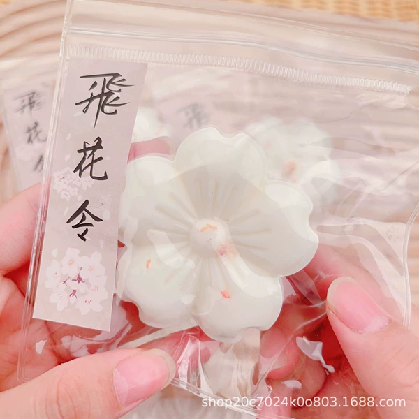 Osmanthus cake [White]