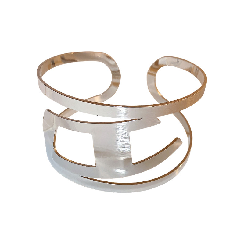 Europa y América industria pesada metal hueco brazo anillo elegante estilo frío doble capa minimalista diseño pulsera de moda pulsera de cara ancha