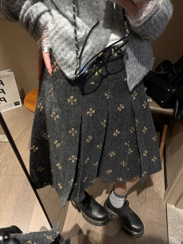 2025秋冬新款重工四叶草珠片钉珠毛呢百褶高腰中裙女时尚半身裙|undefined