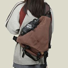 高颜値山系屋外潮牌復古防水通勤運動弓矢包軽やかな斜めショルダーバッグ