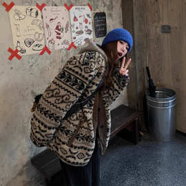 白鸭绒内胆羊羔毛外套女美式复古拼接腰果花高级慵懒羊羔绒羽绒大