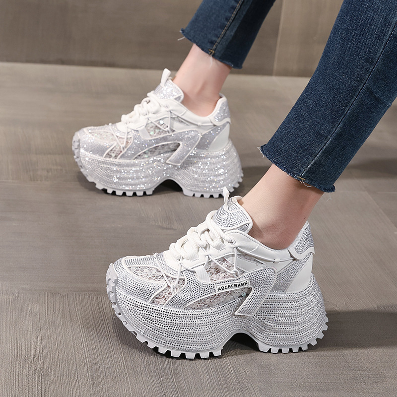 Giày sneaker nữ đế dày tăng chiều cao đính đá lưới thoáng mát — màu đen