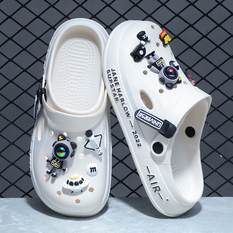 2026 Summer Versatile Clog Shoes for Men, Outdoor Slippers, Flat Sole Dad Shoes, Beach Closed-Toe Shoes, Lightweight Sandals for Men