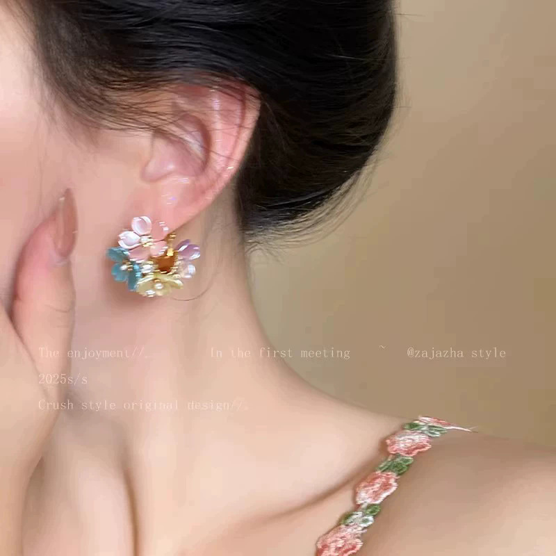 2026 viento falso sensación de atmósfera super inmortal pendientes de flores de malla temperamento suave de chiffon para mujeres pendientes
