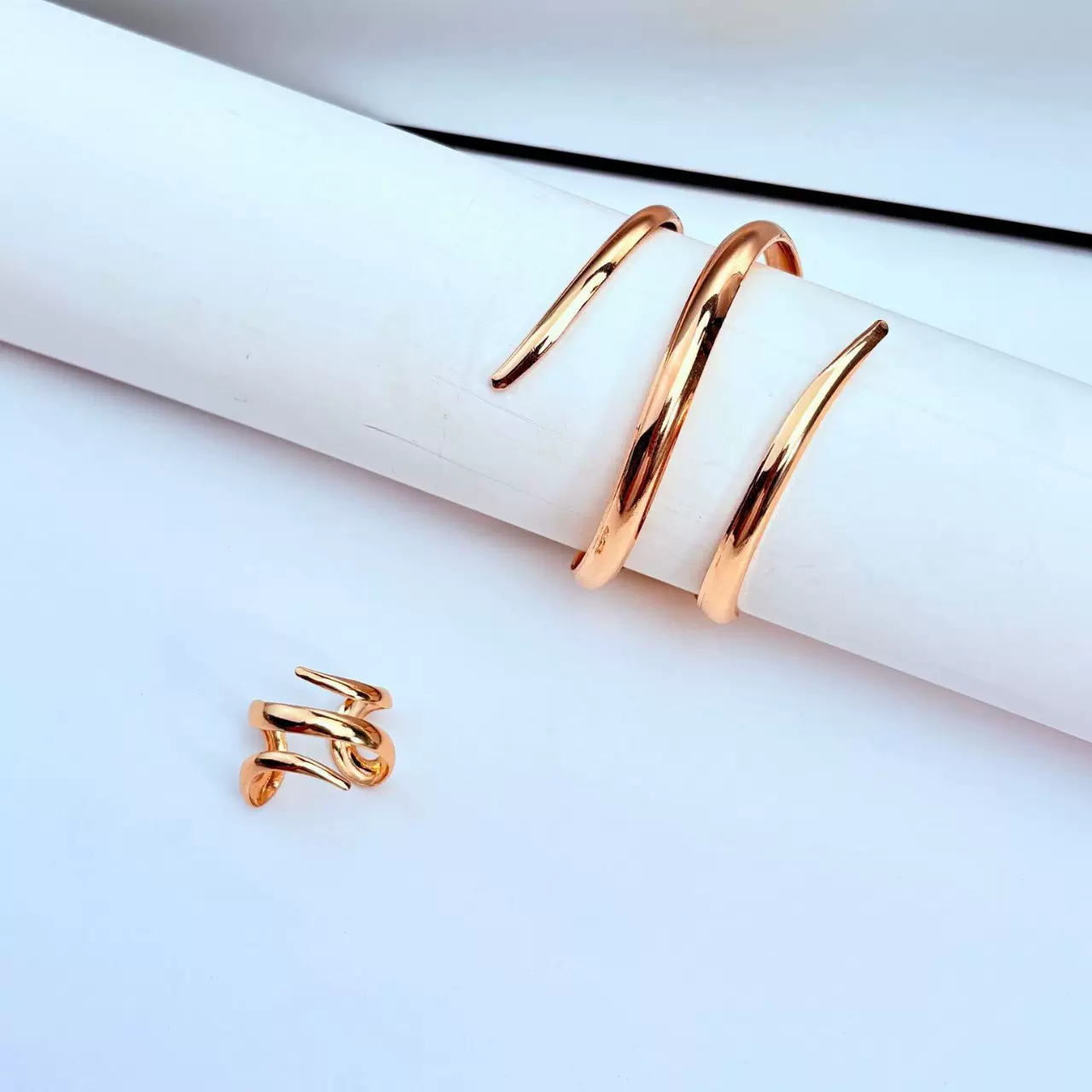 跨境跨境热销夸张螺旋宽面合金女式手镯戒指套装派对通勤聚会百搭