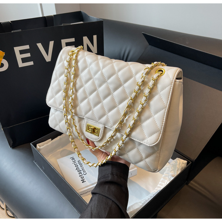 Women's Shoulder Bag Large Capacity Quilted Chain Handbag_voghion.com