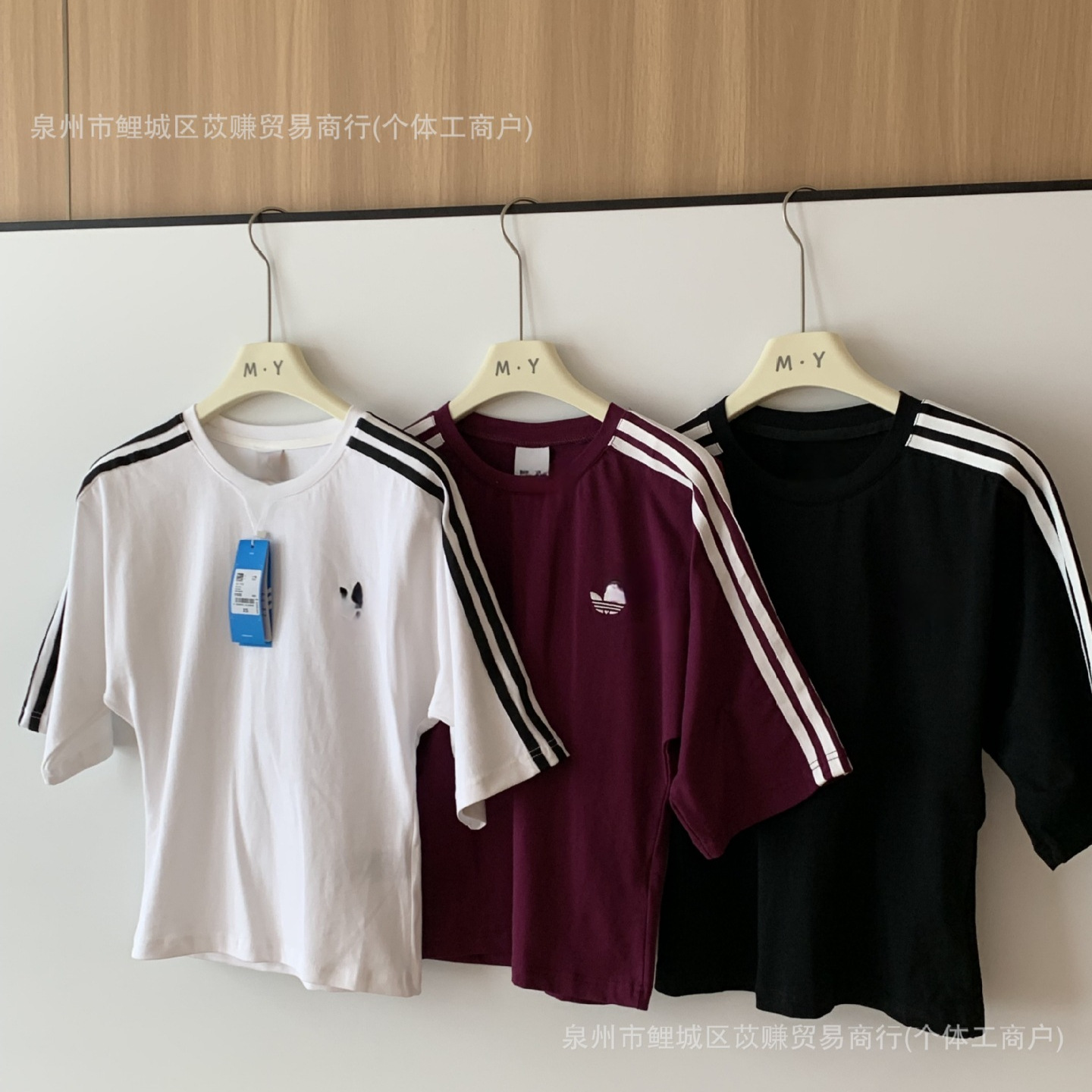 New summer striped T-shirt, unisex, couple style, sporty, loose, breathable, casual, versatile, round neck, short sleeve.