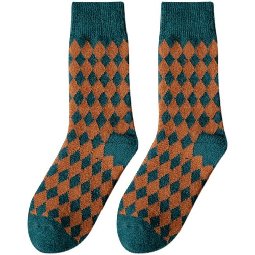 Autumn/Winter Square Grid Socks for Women, Mid-Calf Thick Warm Retro Wool Socks, Japanese Style, Versatile and Instagram Trendy