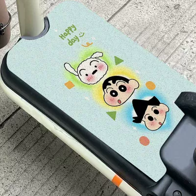 Cartoon Crayon Shin-Chan Electric Car Foot Pads, Universal Foot Pads, Stain-Resistant and Wear-Resistant Battery Car Foot Pads, Free to Cut (Avtomobil döşəmə paspasları) - listen-carefully-with-your-ears-up-3050cm-silk-circle-floor-mat