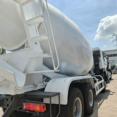Betonqarışdıran maşınlar Mix Concrete Mixer Truck with Front
