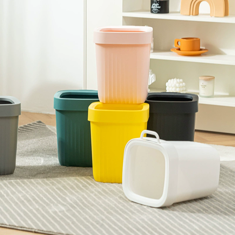 Japanese handheld plastic garbage can for living room