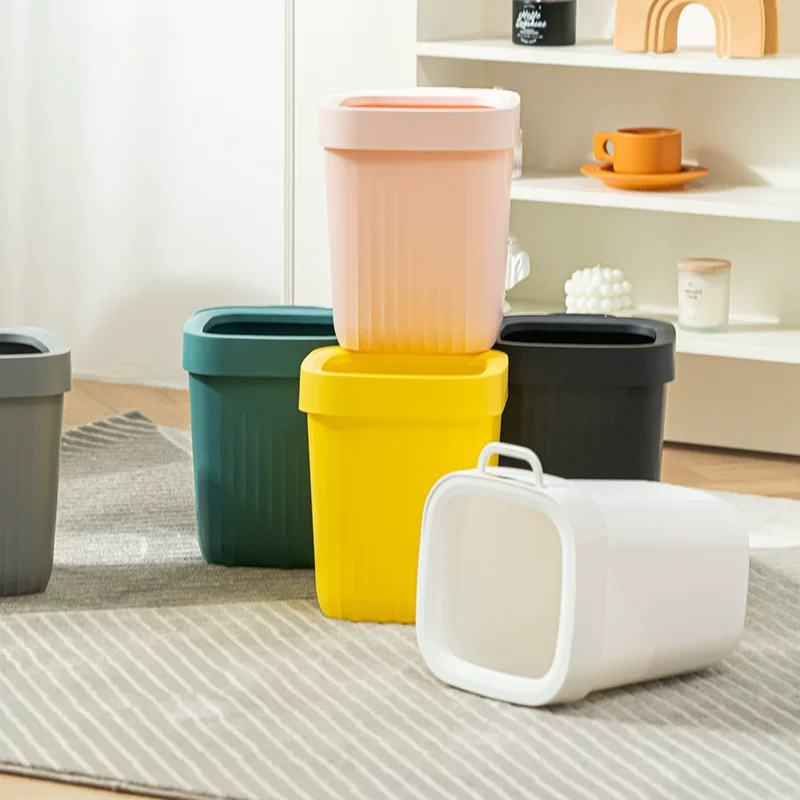 Japanese handheld plastic garbage can for living room