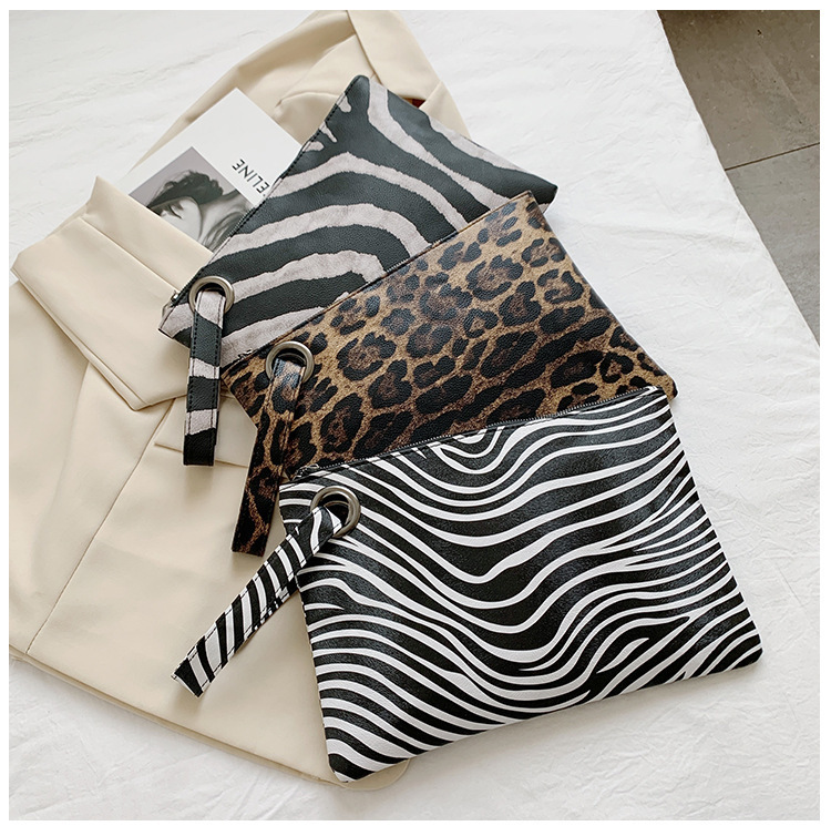 Women's Small Pu Leather Cows Zebra Leopard Vintage Style Classic Style Square Zipper Clutch Bag display picture 1