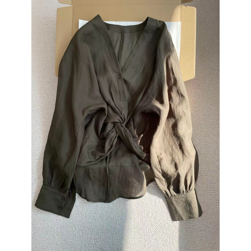 Jomi Recommends! Spring and Summer Vacation Style Outfits~ Olive Green V-Neck Ramie Long-Sleeve Shirt with Irregular Twist Design