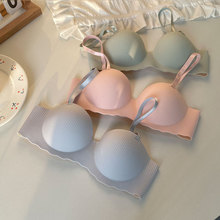 小胸聚拢显大胸无痕一片式内衣女无钢圈夏季薄款收副乳文胸