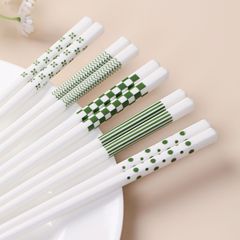 【青枝緑葉】陶磁器箸ヘボン風緑は高温で洗浄しやすい細菌が繁殖しにくい5足入り