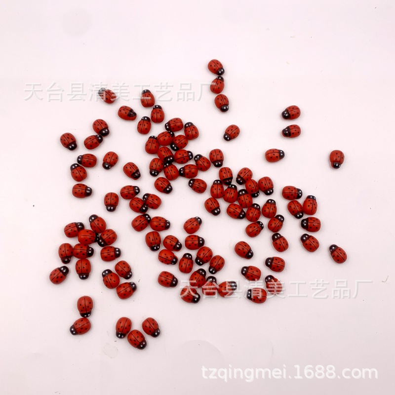 Lindo y creativo de madera de dibujos animados escarabajo rojo mariquita pintada abeja amarilla autoadhesiva pieza 100 pc/paquete