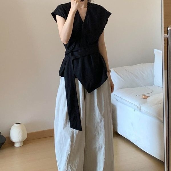 2025年超人気オールドマネー通勤夏服、黒のノースリーブシャツとパンツの2点セットの完全なセット|undefined