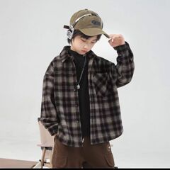 男の子の上着の子供の春秋の金の2025新型の大きい子供の洋気の上着の秋の服の男の子のカジュアルでかっこいいファッションの上着
