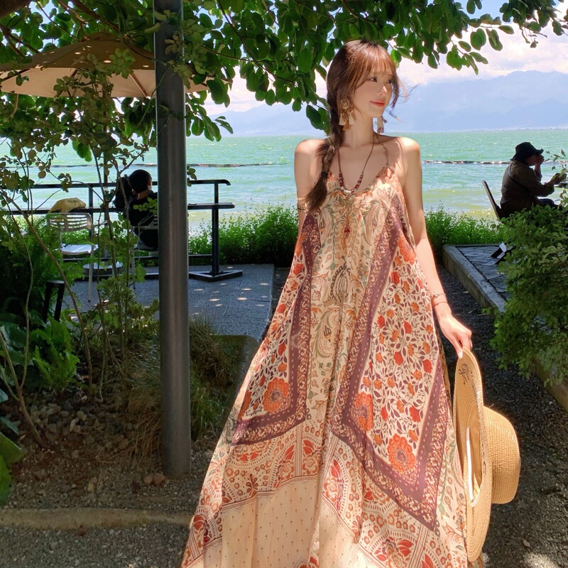 Bohemian Style Suspender Dress for Women, New Summer Style, Elegant Design, Slim Fit Skirt Bohemian Style Suspender Dress for Women, New Summer Style, Elegant Design, Slim Fit Skirt