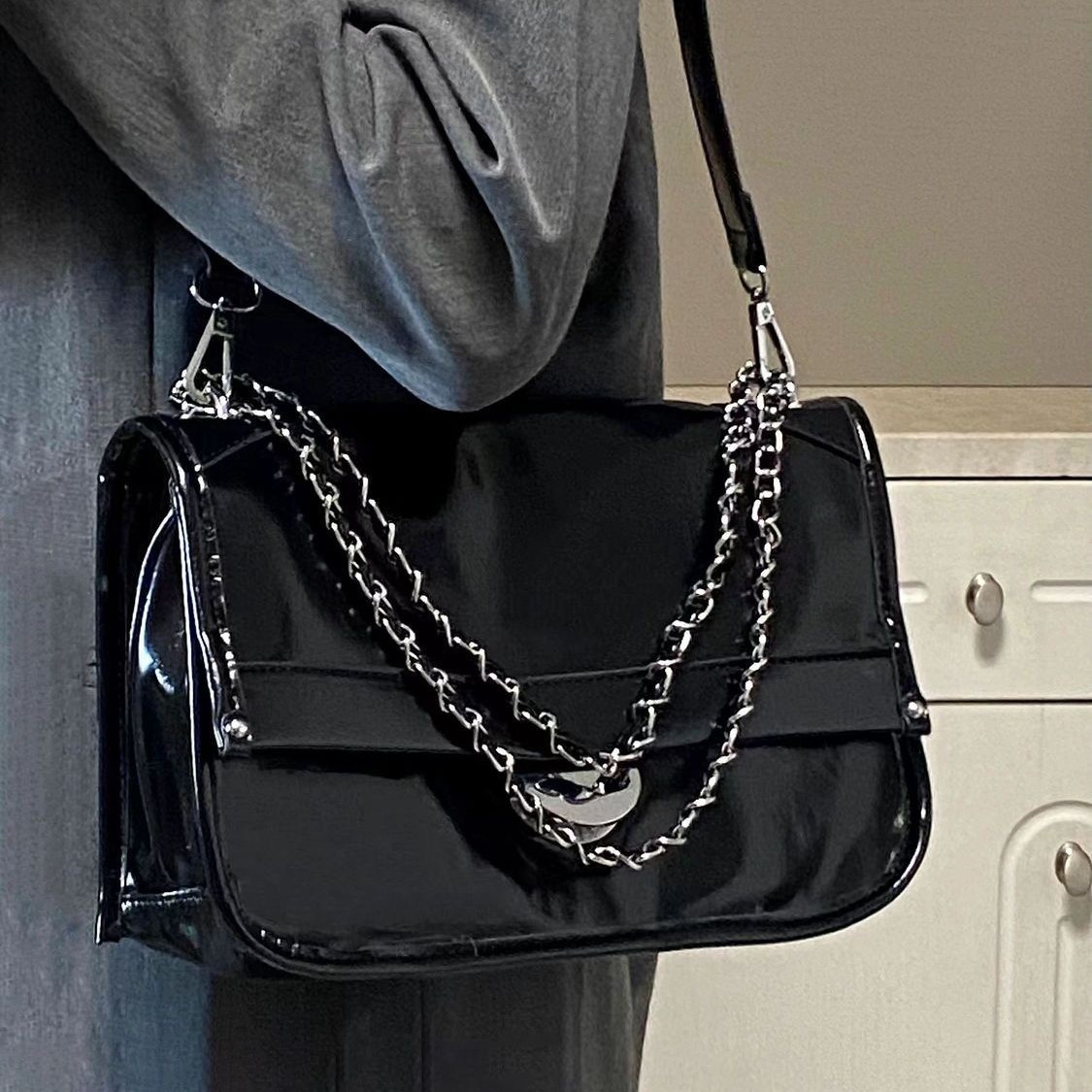 Bolsos de alta gama de nicho para mujeres portátiles 2025 nueva cadena con bolsos de hombro único de gran capacidad