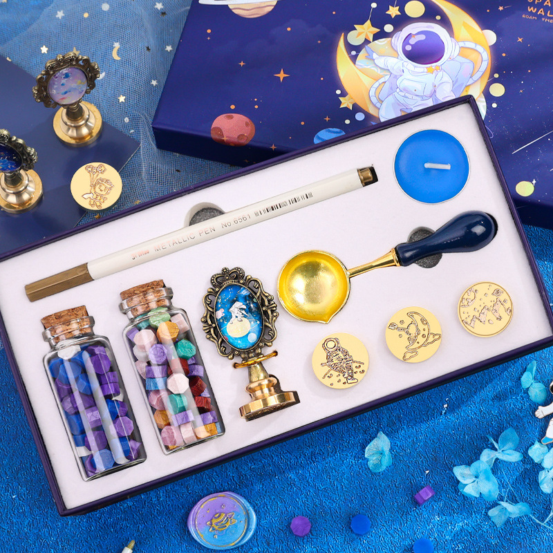 Creative birthday gifts for primary and secondary school students, hands-on class supplies, fire paint seals, full set of cartoon retro envelope wax